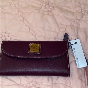 Dooney & Bourke wallet